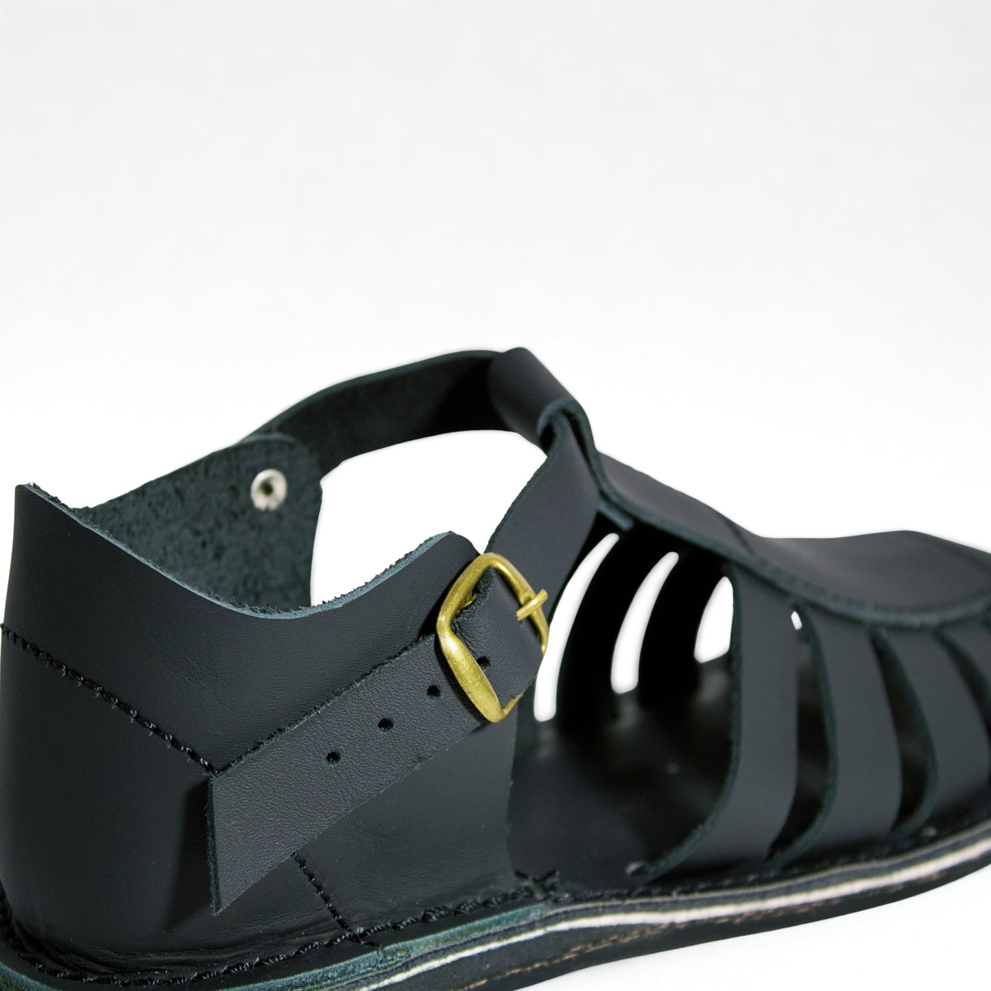 SULM8 Vintage Close-Toe Black Sandals
