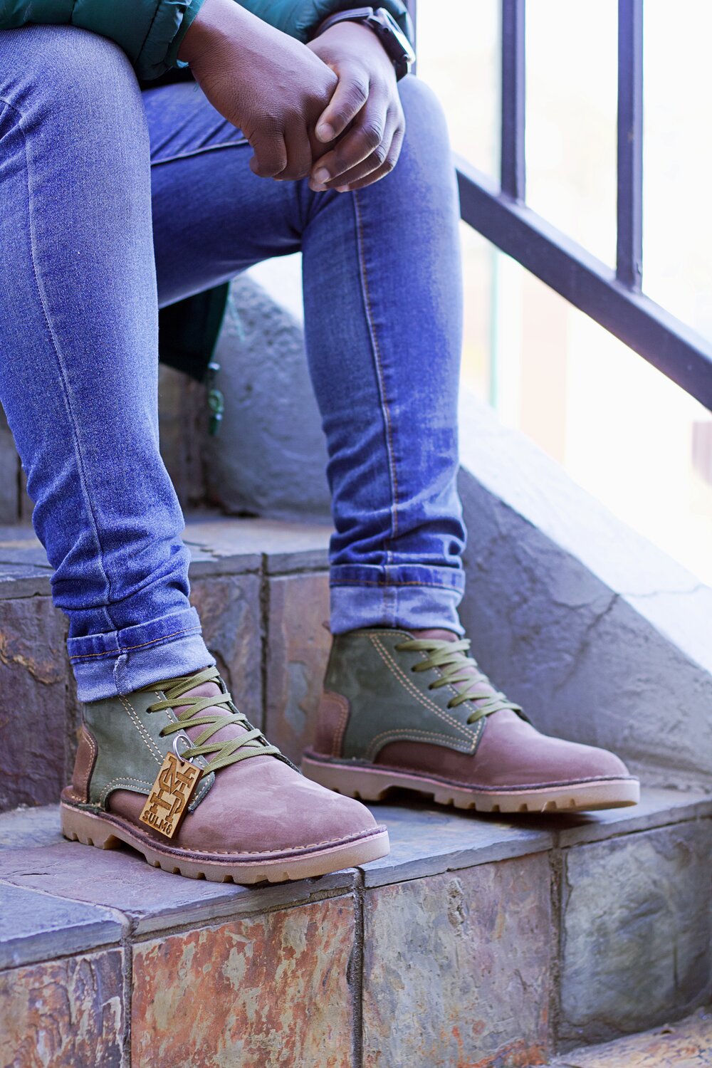 Urban lifestyle with SULM8 shoes